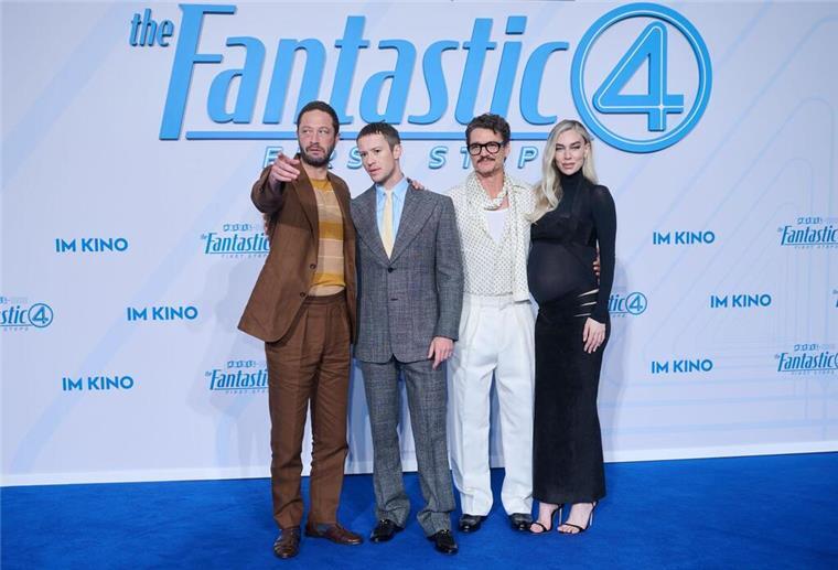Pedro Pascal – Hollywoods liebenswerter Retter Die Schauspieler Ebon Moss-Bachrach (l-r), Joseph Quinn, Pedro Pascal und Vanessa Kirby präsentierten ihren neuen Film in Berlin.