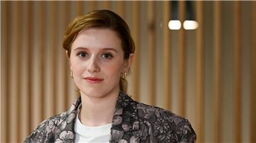 Die Schauspielerin Katharina Stark darf sich selbst als „European Shooting Star“ bezeichnen.