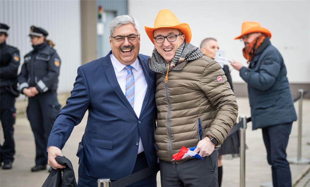 Die schönsten Fotos vom königlichen Besuch in Bremerhaven. Foto: Hartmann