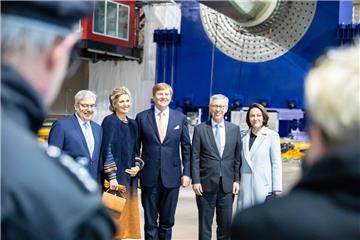 Die schönsten Fotos vom königlichen Besuch in Bremerhaven. Foto: Hartmann