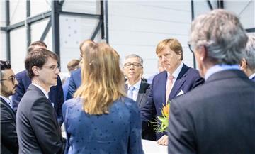 Die schönsten Fotos vom königlichen Besuch in Bremerhaven. Foto: Hartmann