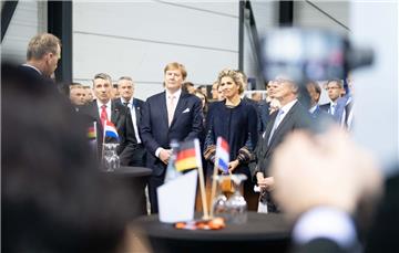 Die schönsten Fotos vom königlichen Besuch in Bremerhaven. Foto: Hartmann