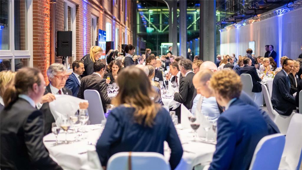 Die schönsten Fotos vom königlichen Besuch in Bremerhaven. Foto: Hartmann