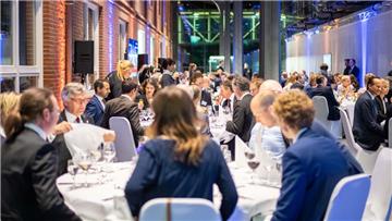 Die schönsten Fotos vom königlichen Besuch in Bremerhaven. Foto: Hartmann