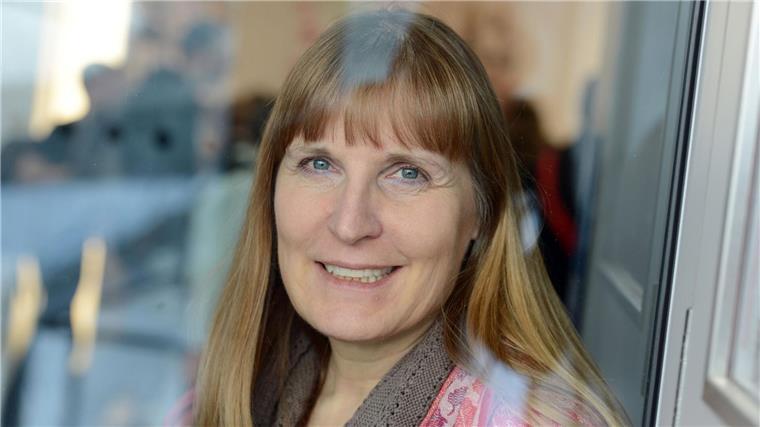 Krimi: Ein Verbrechen und alte Nazi-Seilschaften Die Schriftstellerin Eva Völler hat einen historischen Krimi geschrieben.