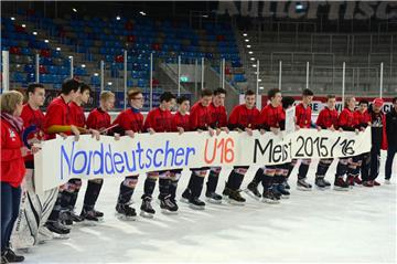 Die Schülermannschaft des REV Bremerhaven ist norddeutscher Eishockey-Meister. 
