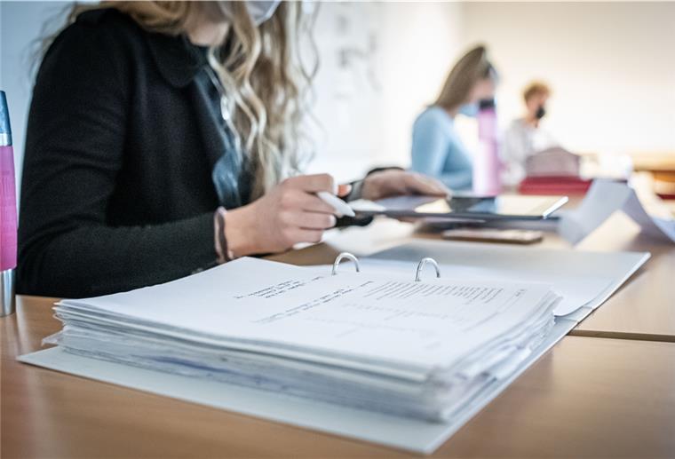 Bremerhaven: Wechselunterricht für alle Die Schulen im Land Bremen sollen zum verbindlichen Wechselunterricht für alle Schüler übergehen.