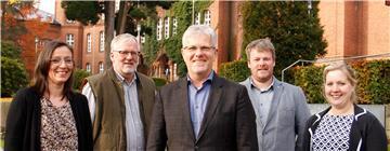 Die Schulleitung des Niedersächischen Internatsygmnasiums in Bad Bederkesa (von links): Susanne Welsch, Christian Ehlers, Frank Stegemann, Dr. Matthias Färber und Kristina Nutzenberger.