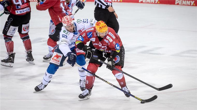 Erste Saisonniederlage kostet Pinguins die Tabellenführung Zweikampf auf dem Eis