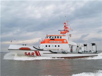Die Seenotretter konnten nur noch die Leiche des 48-jährigen Seglers bergen. Die genauen Umstände seines Todes sind noch unklar.