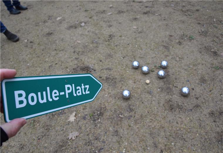 Die Selsinger Landtouristik hat ihren 20 Jahre alten Boule-Platz, der lange in Vergessenheit geraten war, wieder aufgemöbelt.