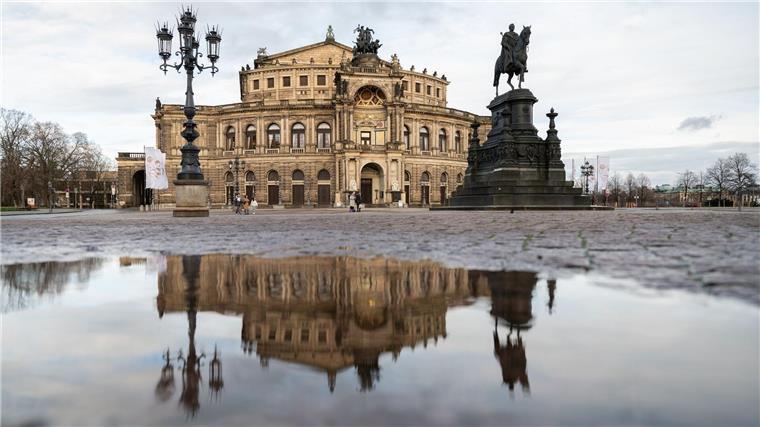 Richard Strauss in der Semperoper: Beifall für „Intermezzo“ Die Semperoper bringt 100 Jahre nach der Uraufführung der Strauss-Oper „Intermezzo“ eine Neuinszenierung des turbulenten Stückes heraus. (Archivbild)