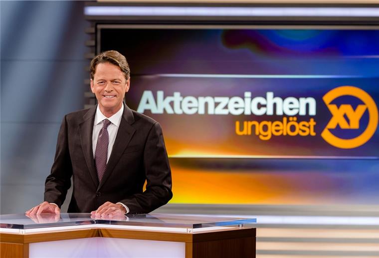 Die Sendung „Aktenzeichen XY ungelöst“ wird seit vielen Jahren von Rudi Cerne präsentiert. Am Mittwoch gab es darin einen „Cold Case“ aus dem Raum Verden, dazu gingen über 100 Hinweise aus der Bevölkerung ein.