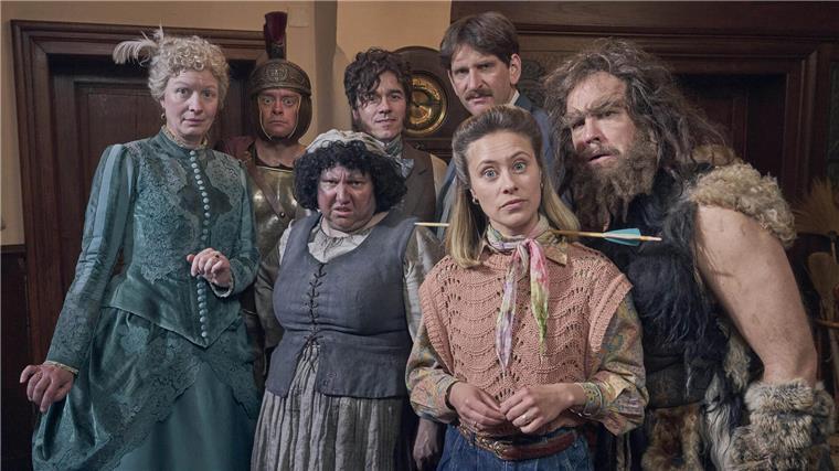 Neue Streamingtipps: Von Fürsten, Füßen und bösen Geistern Die Serie „Ghosts“ startet am 7.3. in der ARD-Mediathek.