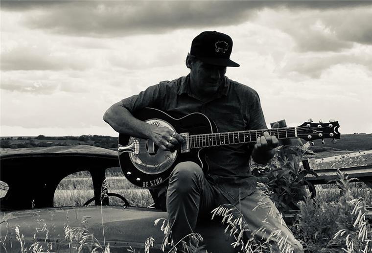 Konzert in der Weserperle: Todd Partridge spielt Mix aus vielen Musikstilen Musiker Todd Partridge