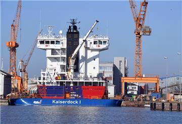 Blick ins Kaiserdock I bei der Lloyd Werft.