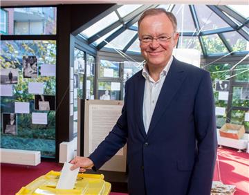 Die SPD mit Ministerpräsident Stephan Weil hat bei der Landtagswahl in Niedersachsen die Nase vorn.