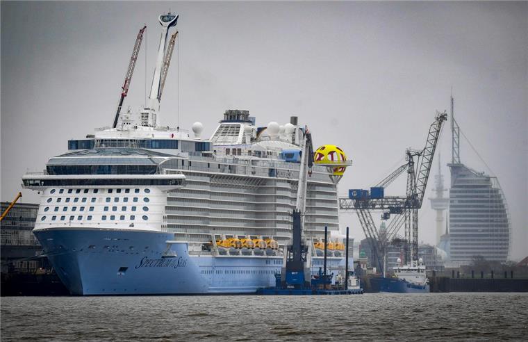 Die "Spectrum of the Seas" ist am Donnerstagabend zur Probefahrt aufgebrochen.