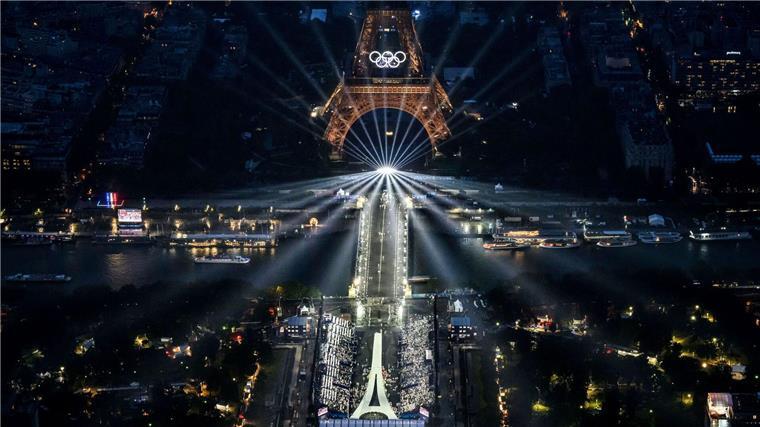 Die spektakuläre Eröffnungsfeier der Olympischen Spiele in Paris hat rund 100 Millionen Euro gekostet.