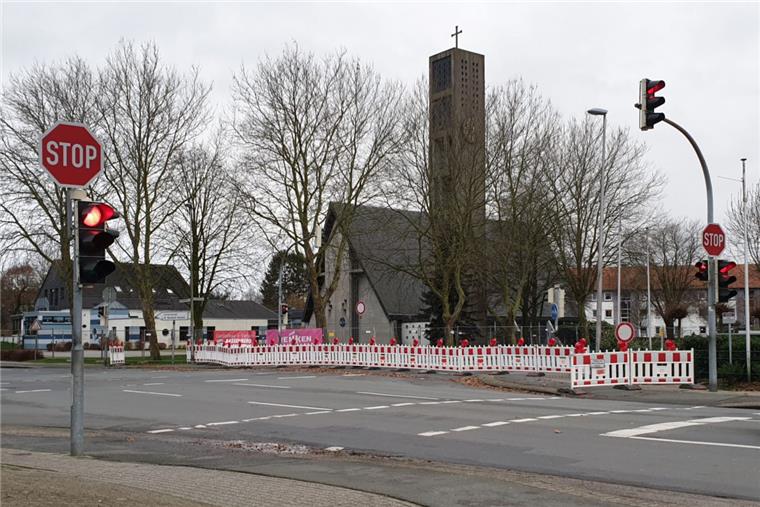 Die Sperrung rund um die Christuskirche bleibt bis einschließlich Sonntag, 15. Dezember, bestehen. Das hat gestern morgen der Krisenstab beschlossen. 