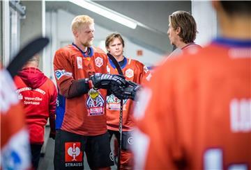 Die Spieler der Fischtown Pinguins sind voll fokussiert auf das entscheidende CHL-Gruppenspiel.