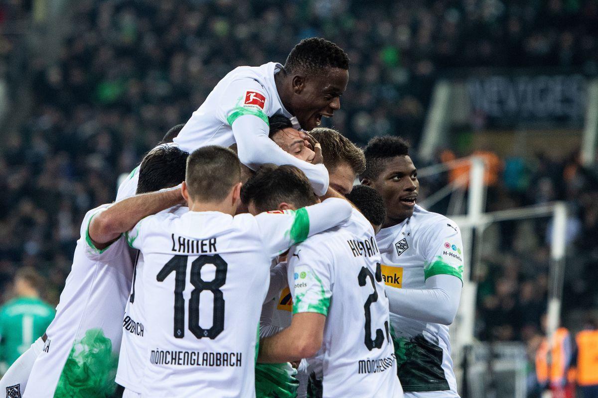 Die Spieler von Borussia Mönchengladbach haben allen Grund zum Jubeln: Sie haben das Spiel gedreht und Bayern geschlagen.