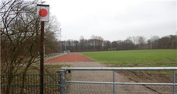 Die Sportler können es kaum erwarten: Nach der Sanierung soll der Kreissportplatz in Hagen den Standard „Kampfbahn Typ C“ erfüllen. Foto: Heß