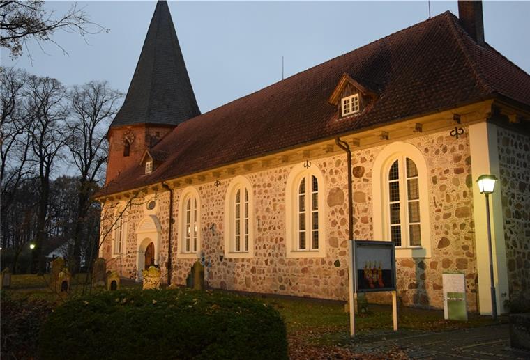 Die St. Lamberti-Kirche in Selsingen: Weder hier noch unter freiem Himmel werden bis zum 10. Januar 2021 Gottesdienste gefeiert. 