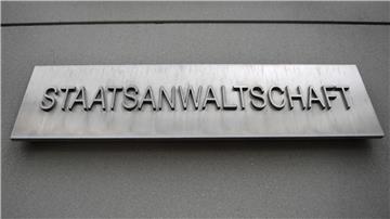 Vorbeifahrenden Lastwagen beschossen - Mann angeklagt Die Staatsanwaltschaft Fulda klagt einen Lastwagenfahrer an, der auf einen anderen Fahrer geschossen haben soll.