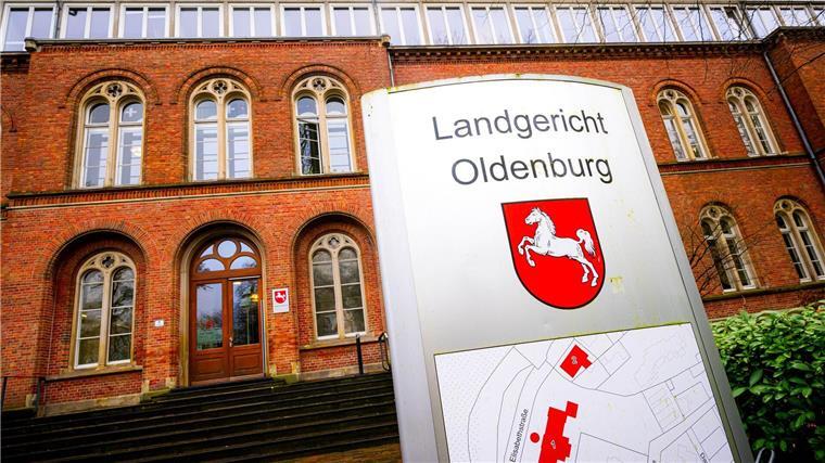Steinhoff-Manager zu Haftstrafe verurteilt Die Staatsanwaltschaft warf dem Angeklagten vor, den Staat um 13,5 Millionen Euro betrogen zu haben. (Symbolbild)
