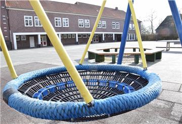 Die Stadt lässt in diesem Jahr den Pausenhof der Abbehauser Grundschule neu gestalten.