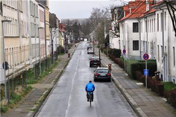 Die Stadt und Nordwohnen hoffen, noch in diesem Jahr mit dem Abriss der Schrottimmobilien an der Niedersachsenstraße (linke Seite) beginnen zu können.