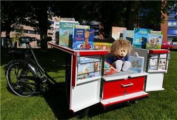Die Stadtbibliothek sucht Ehrenamtliche für Touren mit dem Geschichtenrad.