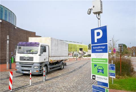 Die Stadthalle bewirtschaftet seit einem Jahr ihren Parkraum. Othmar Gimpel zieht Bilanz.
