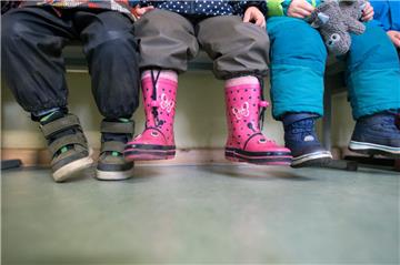 Die Stadtverwaltung vermutet, dass mehr Eltern ihre Kinder ganztags statt nur halbtags in die Kita schicken wollen.