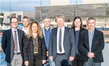 Die städtische Tourismusgesellschaft "Erlebnis Bremerhaven" stellt sich neu auf. Im Bild (von links): Andreas Beckmann, Florian Rohbrecht, Nicole Halves-Volmer, Marc Reichelt, Dr. Ralf Meyer, Katharina Loske und Jan Rohrbach. 
