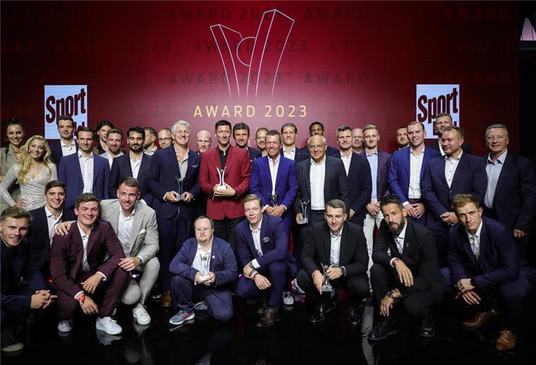 Piguins-Torwart Maximilian Franzreb gewinnt Sport Bild-Award