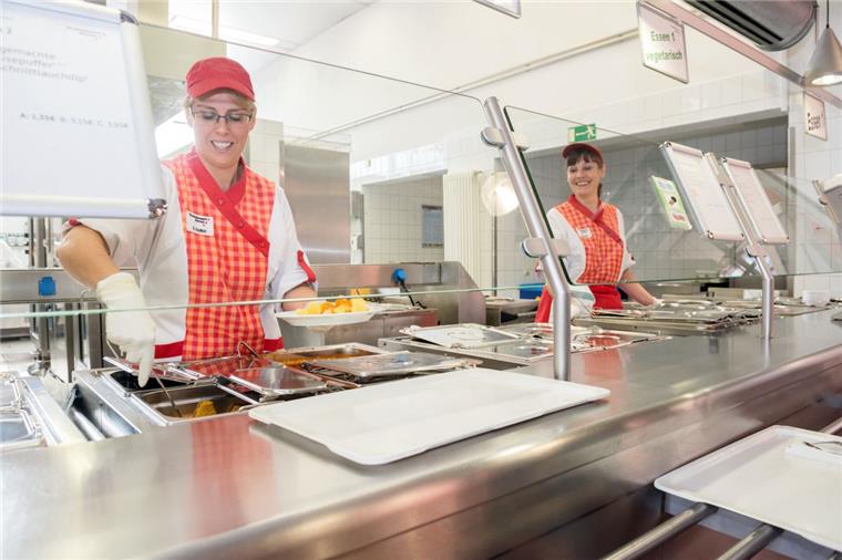 Die Studenten in sind hungrig. Jeden Tag werden in der Mensa rund 500 Mahlzeiten verputzt.