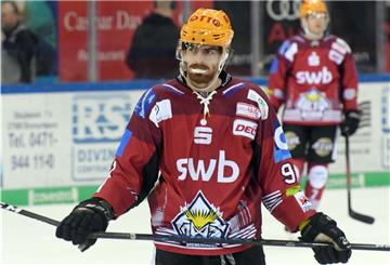 Die SWB ist auch in der kommenden Saison Trikotsponsor der Fischtown Pinguins.