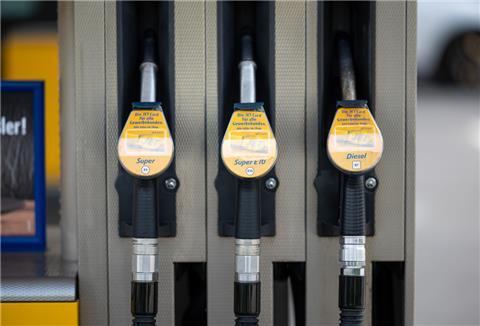 Die Tankstellen bei Supermärkten werden meist gar nicht von den Supermärkten betrieben. Die bei Kaufland in Bremerhaven (Pferdebade) etwa ist eigentlich eine Jet-Tankstelle.