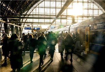 Die Tarifverhandlungen zwischen der Deutschen Bahn und der Gewerkschaft Deutscher Lokomotivführer (GDL) sind erneut gescheitert.