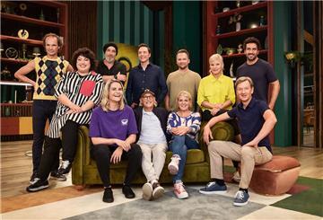 Die Teilnehmer der  fünften Staffel der preisgekrönten Comedy-Show  „LOL: Last One Laughing“.