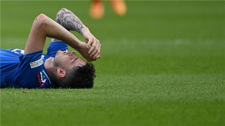 Italien nach Demütigung unter Schock: „Was für eine Blamage“ Die Titelverteidiger um Stephan El Shaarawy scheiden bei der EM sang- und klanglos aus.