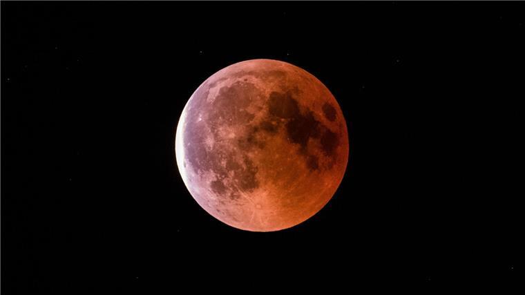 Totale Mondfinsternis: Etliche Sternwarten öffnen am Sonntag Die Totalität der Mondfinsternis dauert nur bis kurz vor 21.00 Uhr. (Symbolbild)
