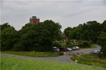 Die touristischen Pläne für den Ochsenturm in Imsum (Geestland) sind erst einmal auf Eis gelegt.