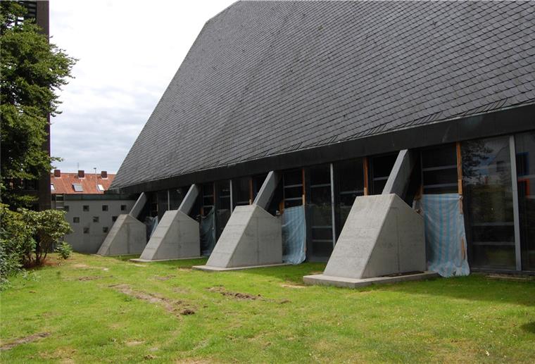 Die tragenden Pfeiler der Christuskirche haben ein Korsett aus Stahl und Beton bekommen. Doch wann die Sanierung der Kirche beginnt, ist offen.