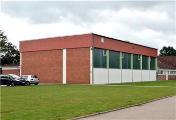 Die Turnhalle bei der Grundschule in Bexhövede müsste dringend saniert werden. Das Geld will die Gemeinde aber lieber in einen größeren Neubau investieren.