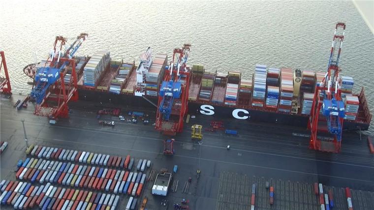 Die umgestürzten Container der "MSC Zoe" sind mittlerweile vollständig entladen.