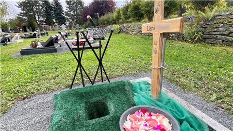 Die Urne der in Friedland getöteten Liana wurde auf dem Friedhof in Heilbad Heilgenstadt beigesetzt.