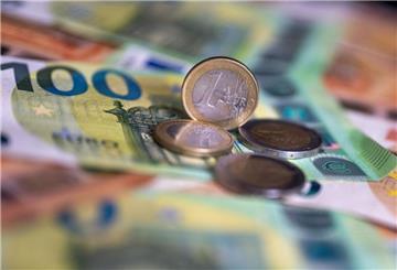 Euro-Scheine und -Münzen